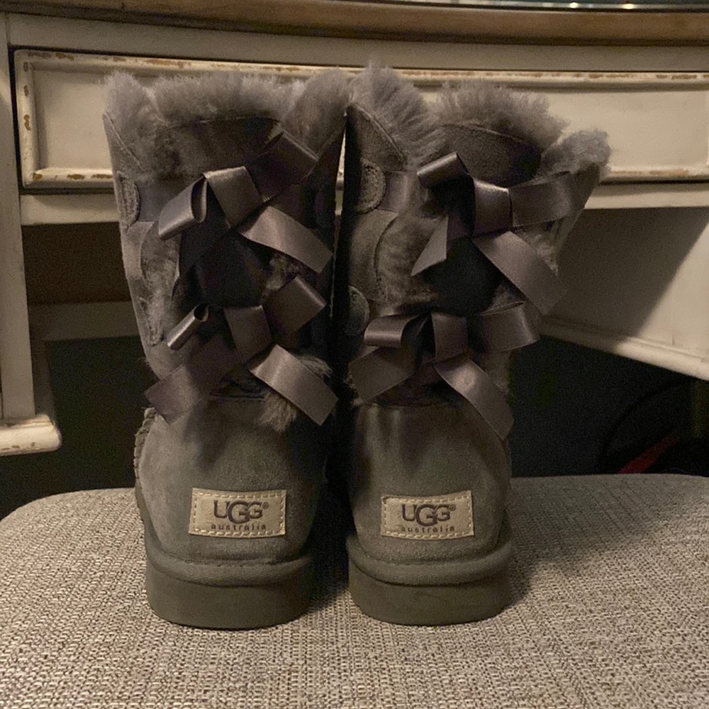 Ugg Bailey bows